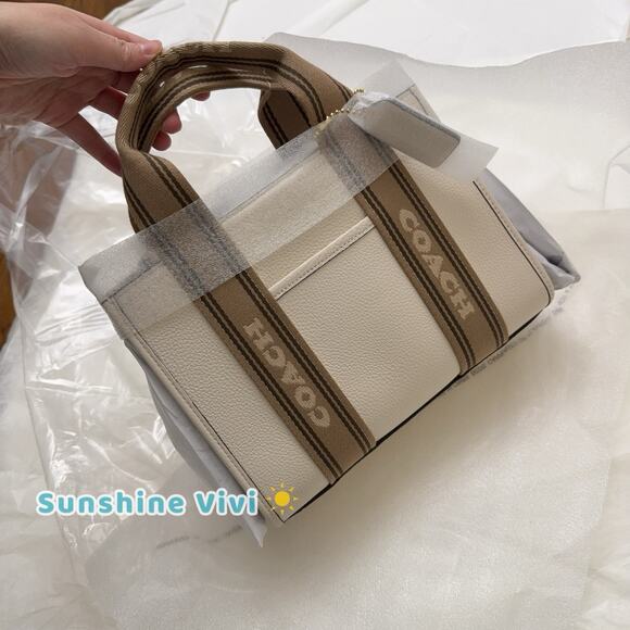 NWT Coach Smith Tote Bag 24 Crossbody In Leather/Gold/Chalk CBH14 - Picture 2 of 8